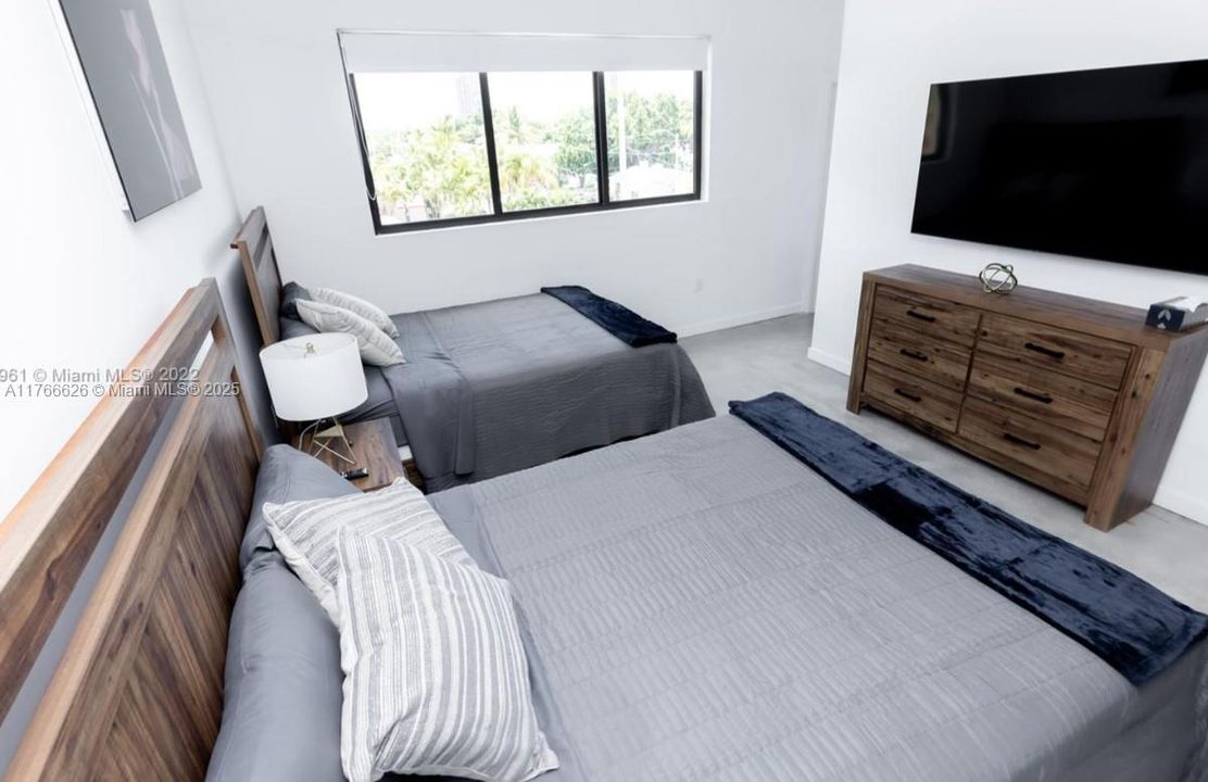 Recientemente alquilado: $5,000 (4 camas, 4 baños, 2319 Pies cuadrados)