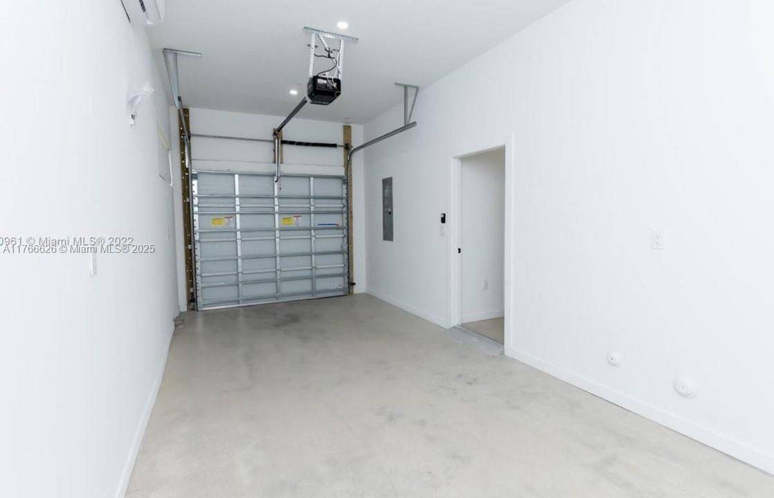 Recientemente alquilado: $5,000 (4 camas, 4 baños, 2319 Pies cuadrados)