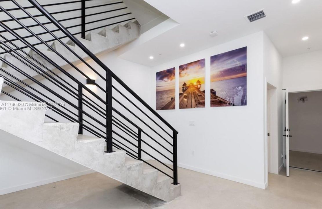 Recientemente alquilado: $5,000 (4 camas, 4 baños, 2319 Pies cuadrados)