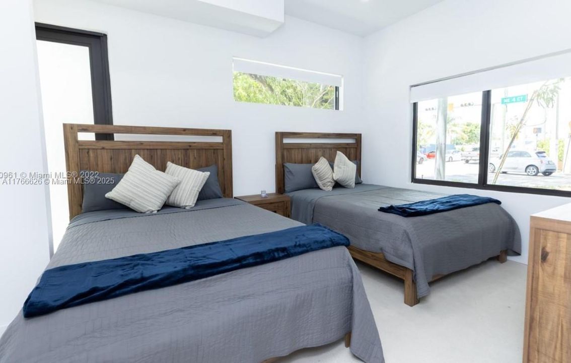 Recientemente alquilado: $5,000 (4 camas, 4 baños, 2319 Pies cuadrados)