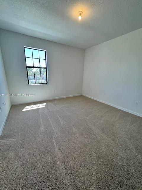 最近售出: $389,990 (3 贝兹, 2 浴室, 0 平方英尺)