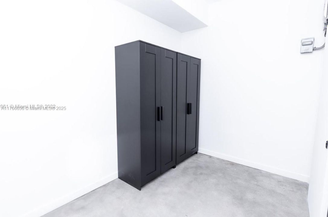 Recientemente alquilado: $5,500 (4 camas, 4 baños, 2319 Pies cuadrados)