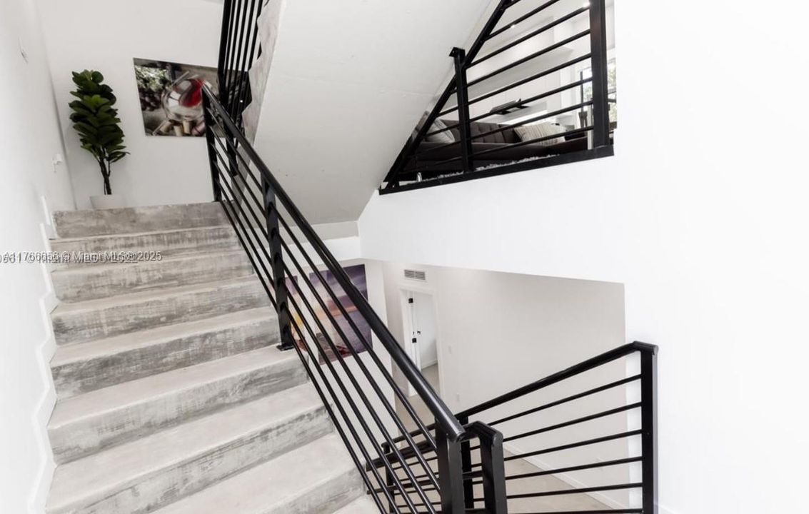 Recientemente alquilado: $5,500 (4 camas, 4 baños, 2319 Pies cuadrados)