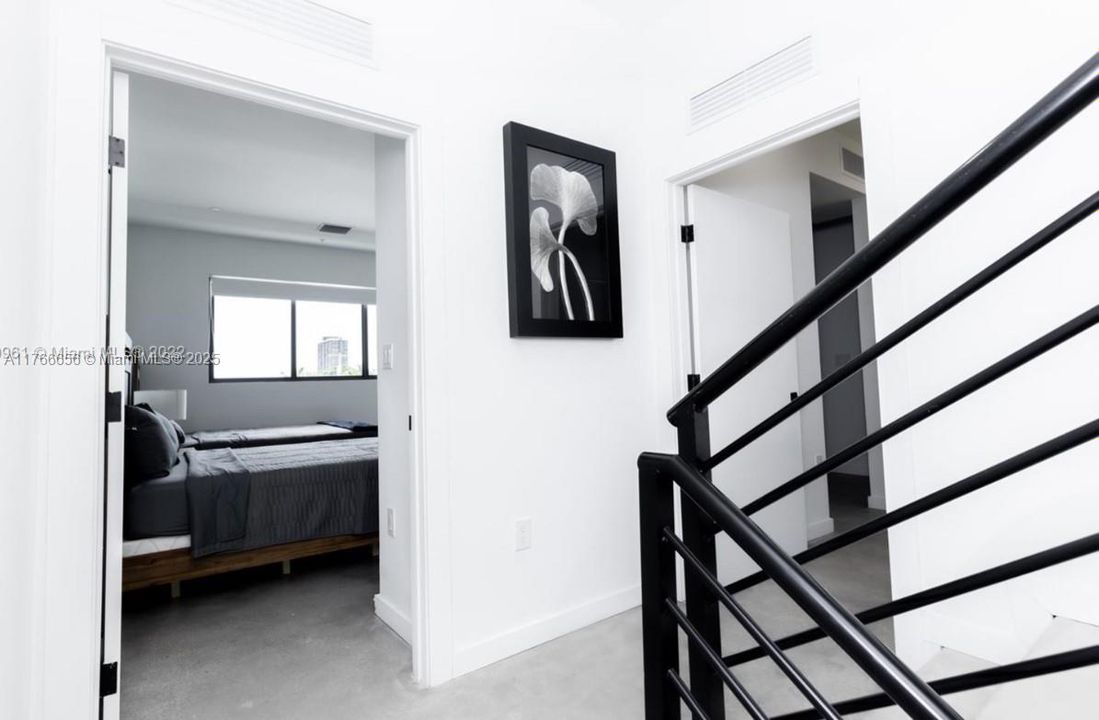 Recientemente alquilado: $5,500 (4 camas, 4 baños, 2319 Pies cuadrados)