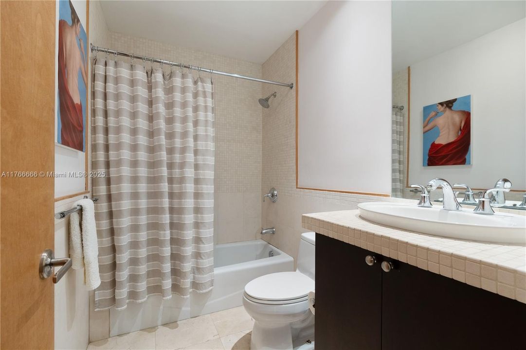 Recently Sold: $995,000 (2 beds, 2 baths, 1344 Square Feet)