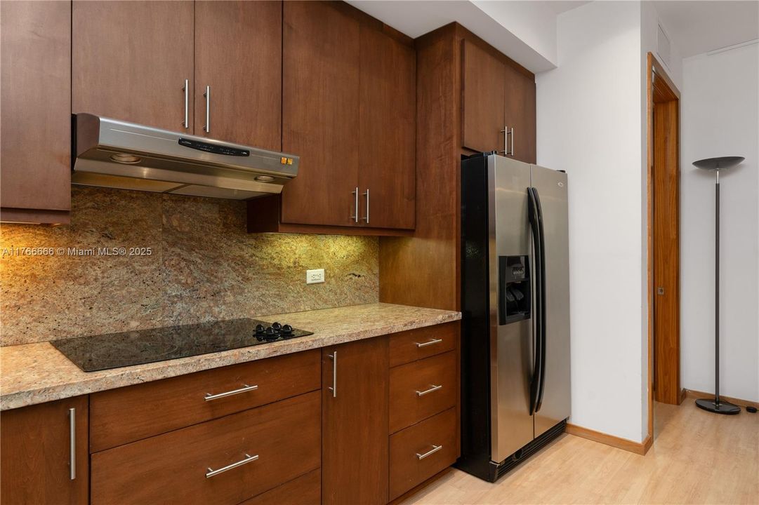 Recently Sold: $995,000 (2 beds, 2 baths, 1344 Square Feet)