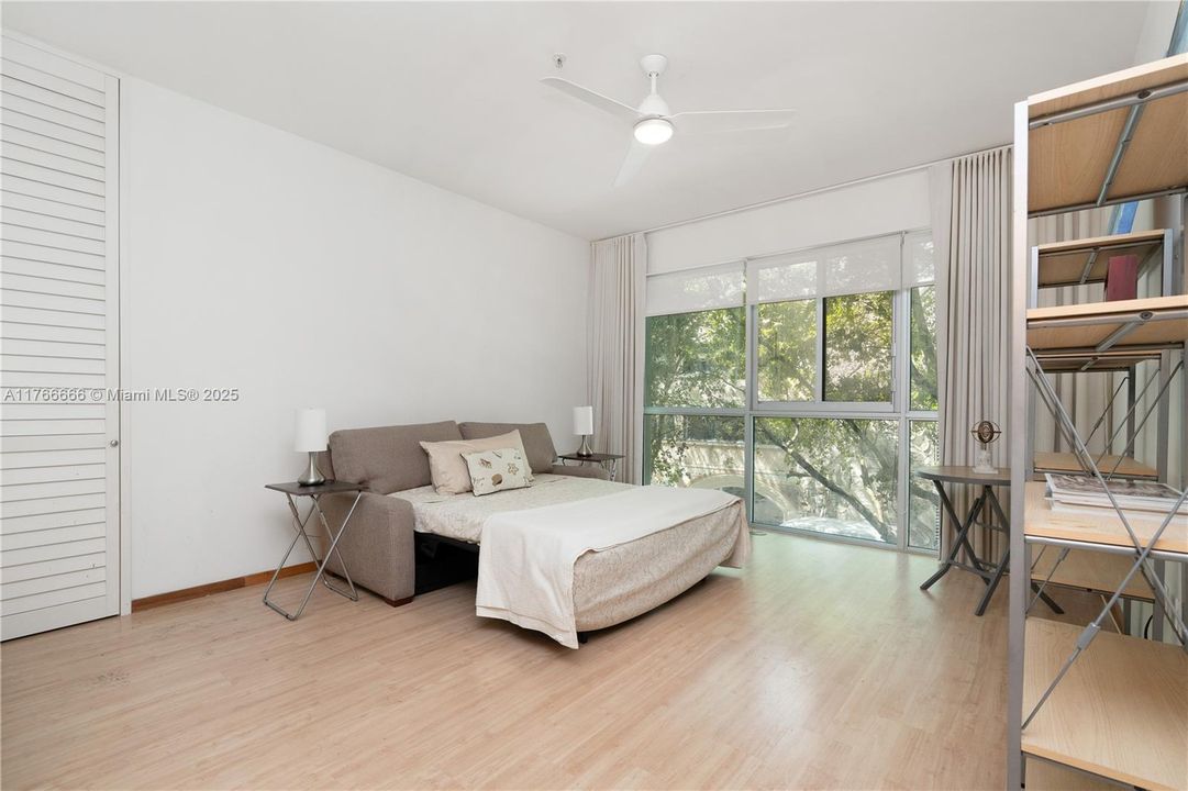 Recently Sold: $995,000 (2 beds, 2 baths, 1344 Square Feet)