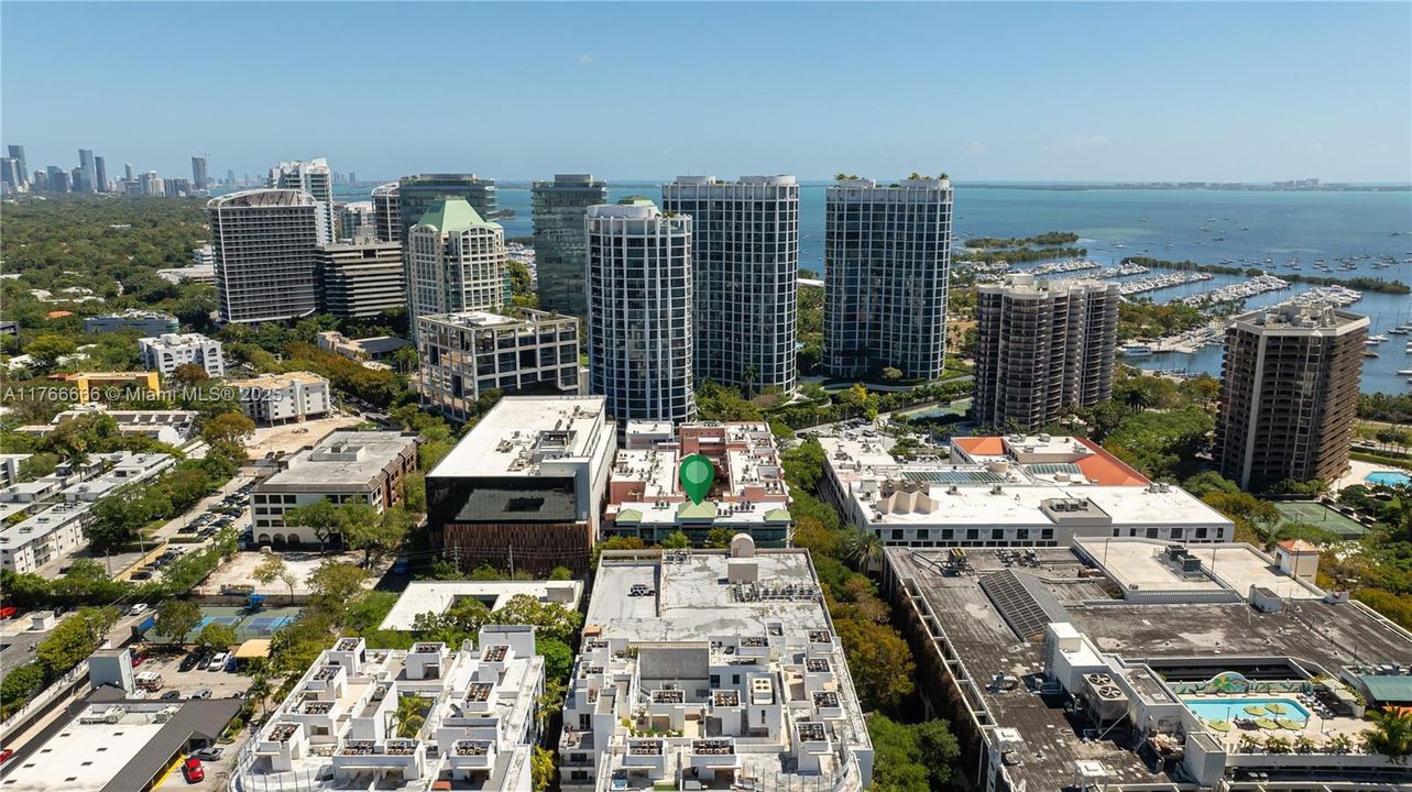 Recently Sold: $995,000 (2 beds, 2 baths, 1344 Square Feet)