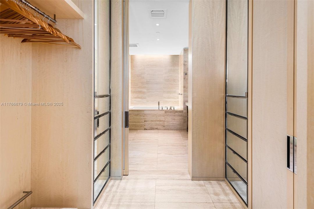 Vendido Recientemente: $2,700,000 (2 camas, 2 baños, 1069 Pies cuadrados)