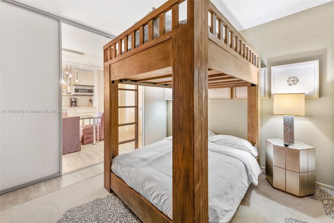 Vendido Recientemente: $2,700,000 (2 camas, 2 baños, 1069 Pies cuadrados)