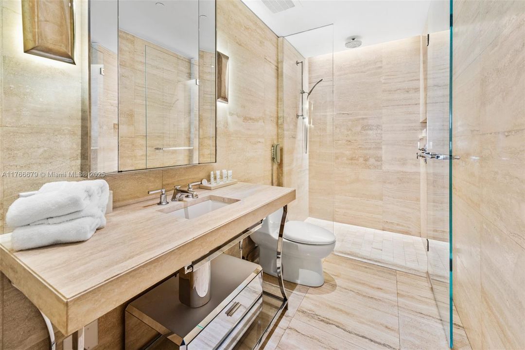 Vendido Recientemente: $2,700,000 (2 camas, 2 baños, 1069 Pies cuadrados)