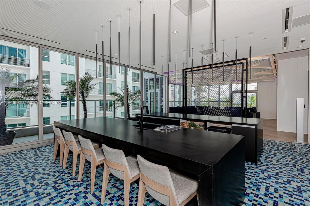 Recently Sold: $419,000 (1 beds, 1 baths, 549 Square Feet)