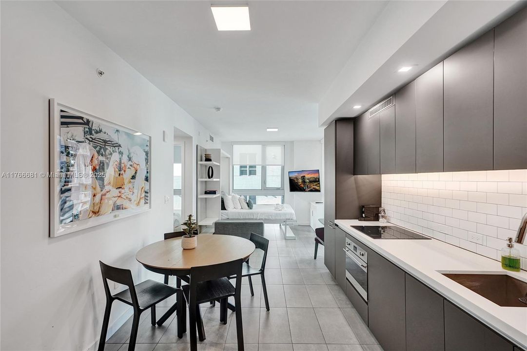 Recently Sold: $419,000 (1 beds, 1 baths, 549 Square Feet)