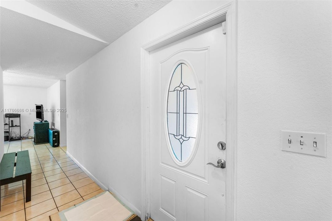 Recently Sold: $449,000 (3 beds, 2 baths, 1483 Square Feet)