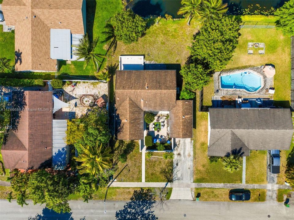 Recently Sold: $449,000 (3 beds, 2 baths, 1483 Square Feet)