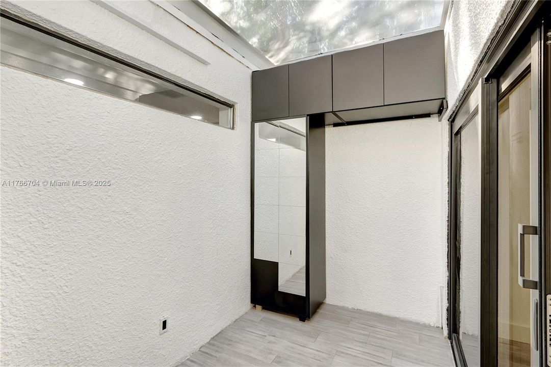 Recently Sold: $449,999 (3 beds, 2 baths, 1323 Square Feet)