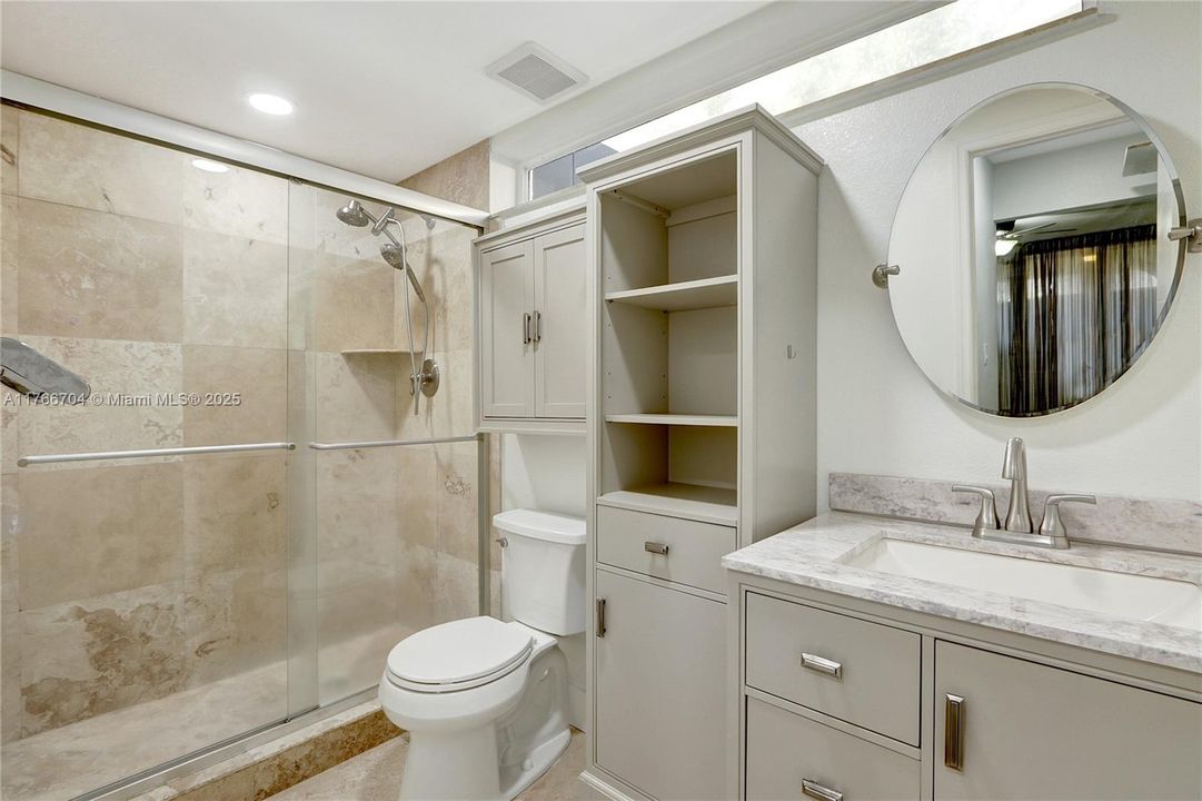 Recently Sold: $449,999 (3 beds, 2 baths, 1323 Square Feet)