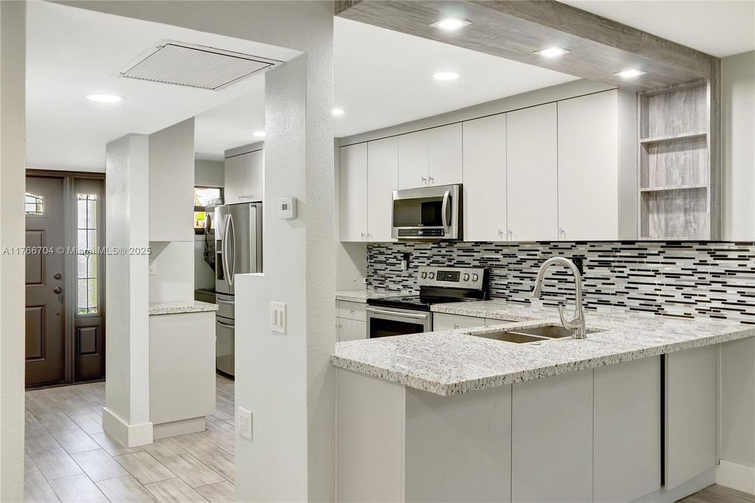 Recently Sold: $449,999 (3 beds, 2 baths, 1323 Square Feet)