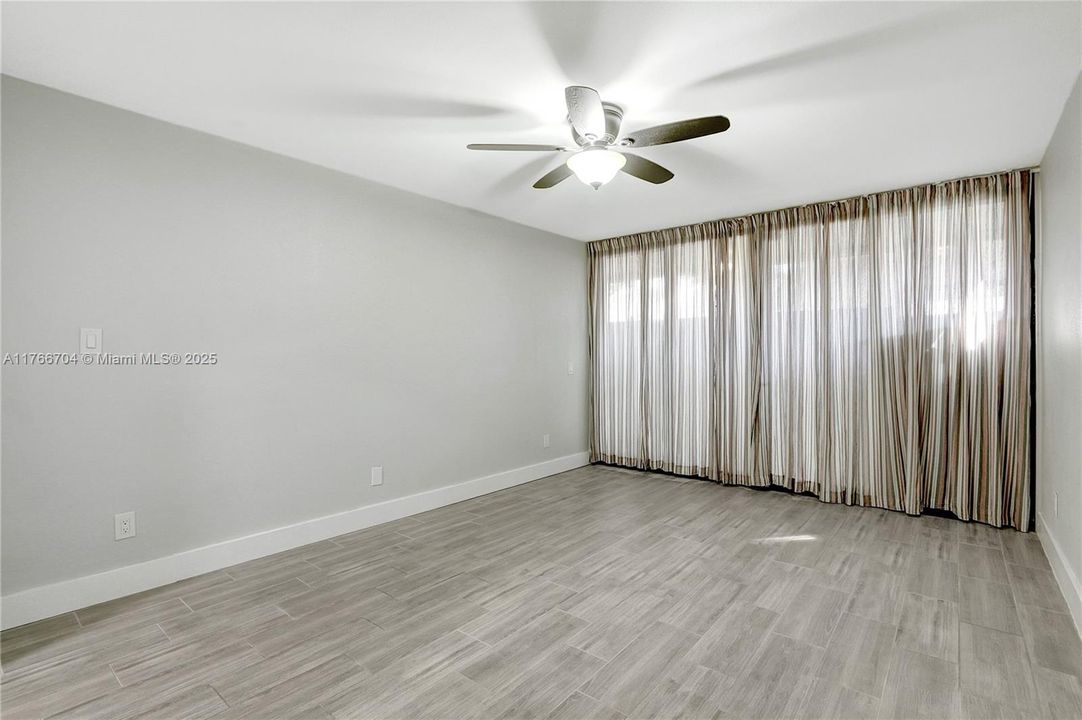 Recently Sold: $449,999 (3 beds, 2 baths, 1323 Square Feet)