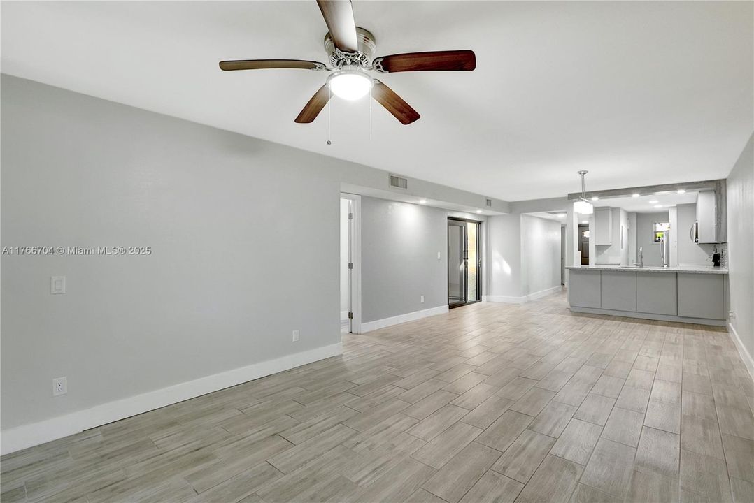 Recently Sold: $449,999 (3 beds, 2 baths, 1323 Square Feet)