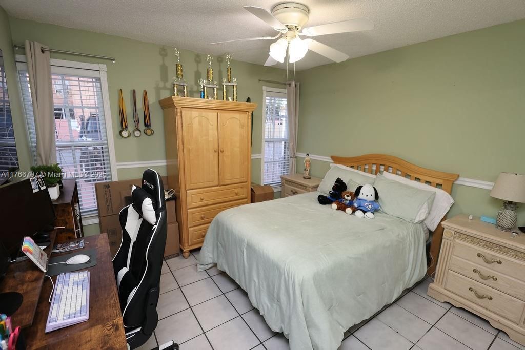 Недавно продано: $310,000 (3 спален, 2 ванн, 1231 Квадратных фут)