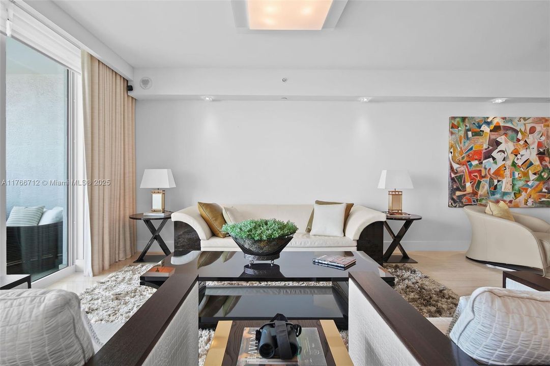 Recently Rented: $12,000 (4 beds, 4 baths, 3524 Square Feet)