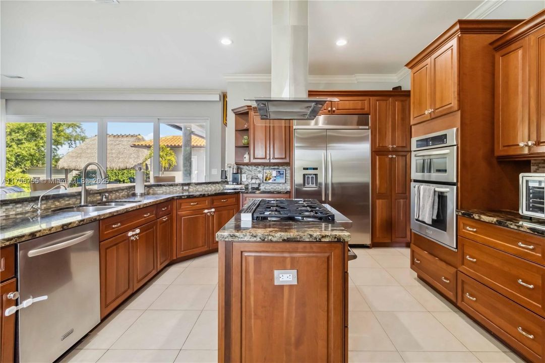 最近售出: $2,600,000 (5 贝兹, 5 浴室, 3940 平方英尺)