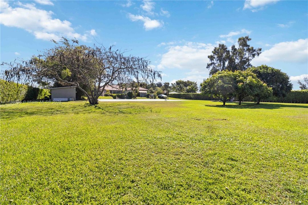 最近售出: $2,600,000 (5 贝兹, 5 浴室, 3940 平方英尺)