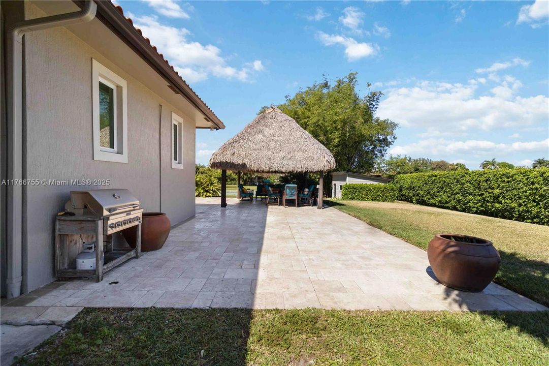 最近售出: $2,600,000 (5 贝兹, 5 浴室, 3940 平方英尺)