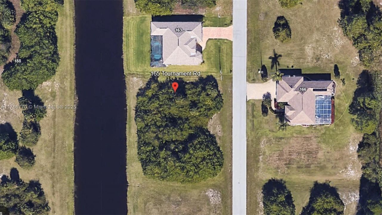 На продажу: $49,000 (0.23 acres)