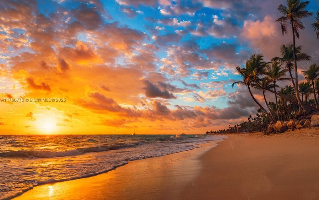 На продажу: $49,000 (0.23 acres)