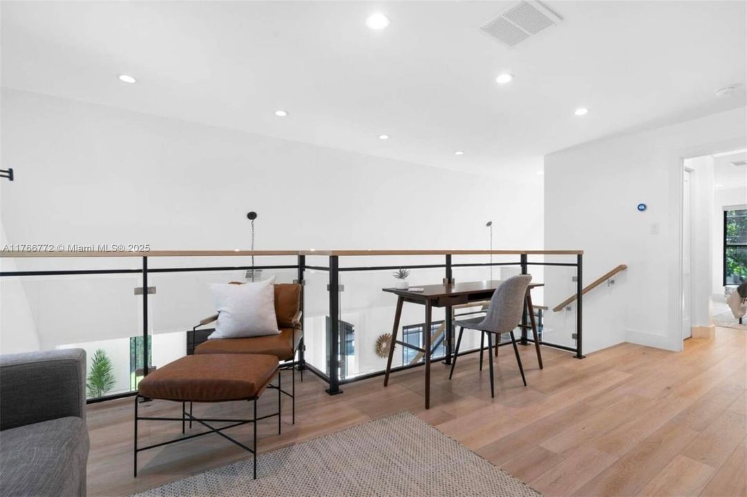 Recently Rented: $12,000 (3 beds, 3 baths, 2021 Square Feet)