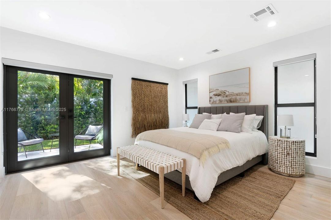 Recently Rented: $12,000 (3 beds, 3 baths, 2021 Square Feet)