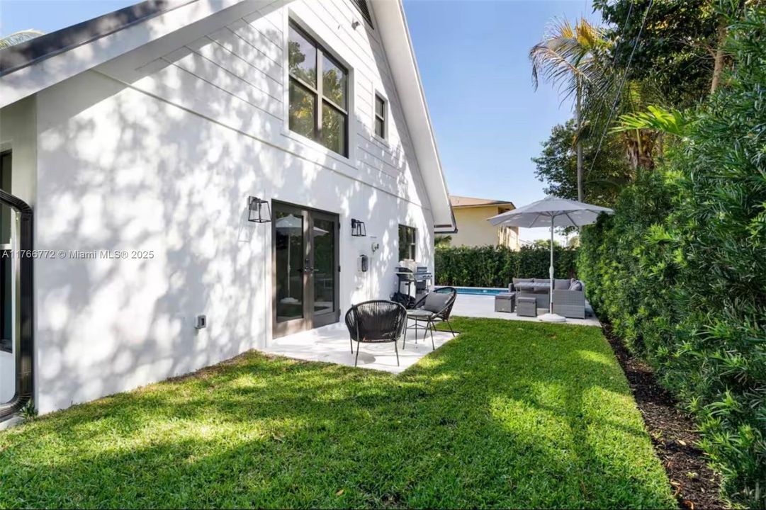 Recently Rented: $12,000 (3 beds, 3 baths, 2021 Square Feet)