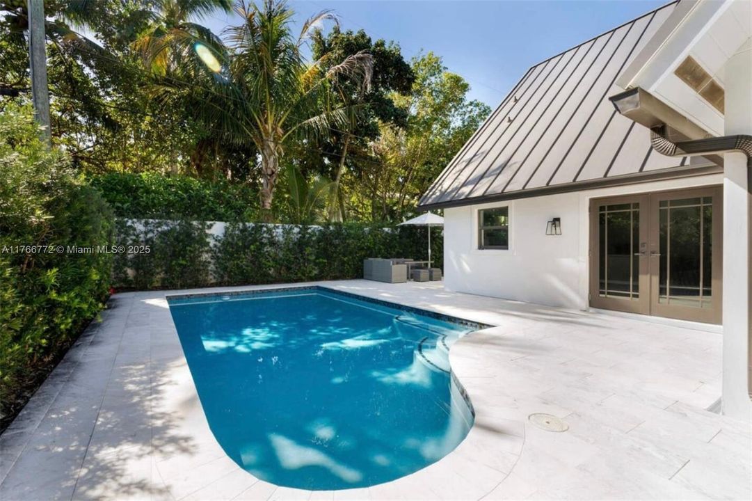 Recently Rented: $12,000 (3 beds, 3 baths, 2021 Square Feet)