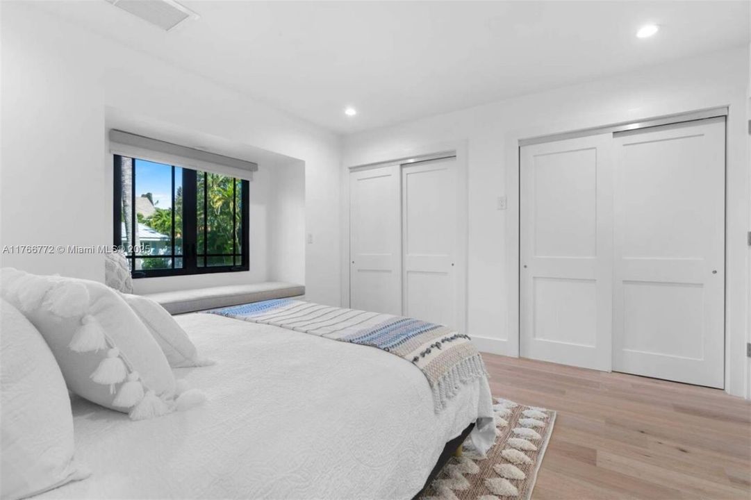 Recently Rented: $12,000 (3 beds, 3 baths, 2021 Square Feet)