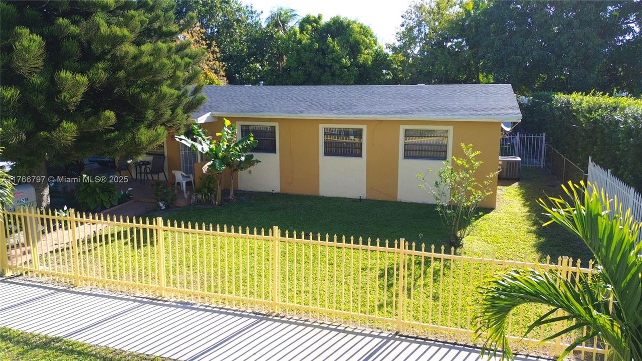 最近售出: $530,000 (3 贝兹, 2 浴室, 1170 平方英尺)