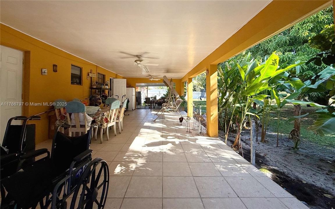 最近售出: $530,000 (3 贝兹, 2 浴室, 1170 平方英尺)