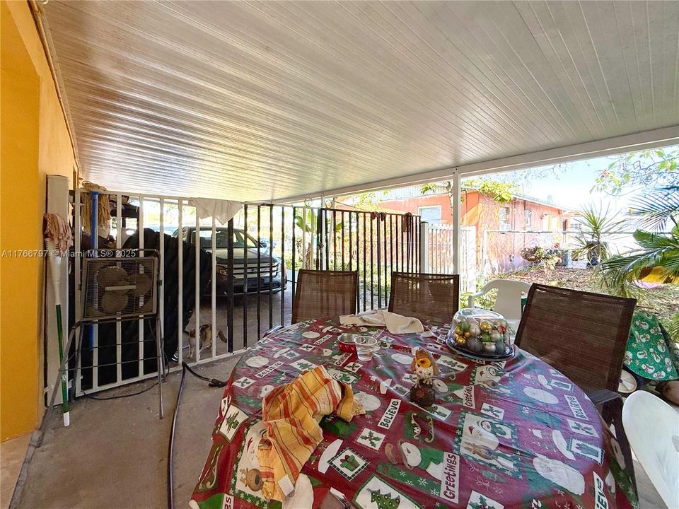 最近售出: $530,000 (3 贝兹, 2 浴室, 1170 平方英尺)