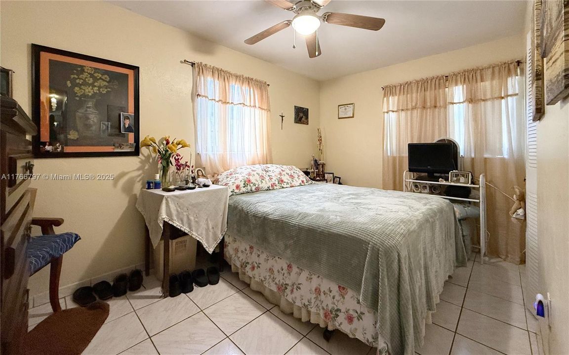 最近售出: $530,000 (3 贝兹, 2 浴室, 1170 平方英尺)