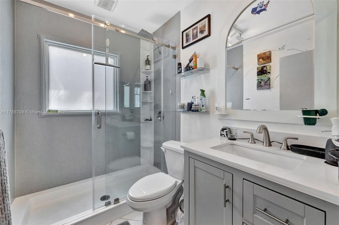 Recently Sold: $400,000 (2 beds, 1 baths, 1163 Square Feet)