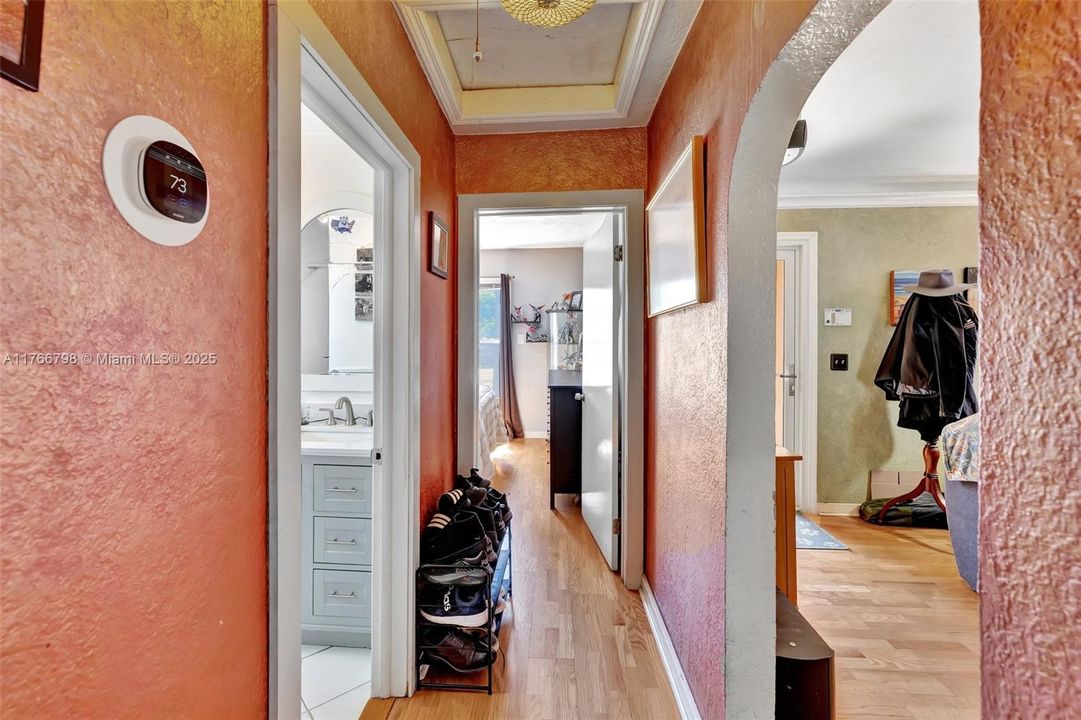 Recently Sold: $400,000 (2 beds, 1 baths, 1163 Square Feet)