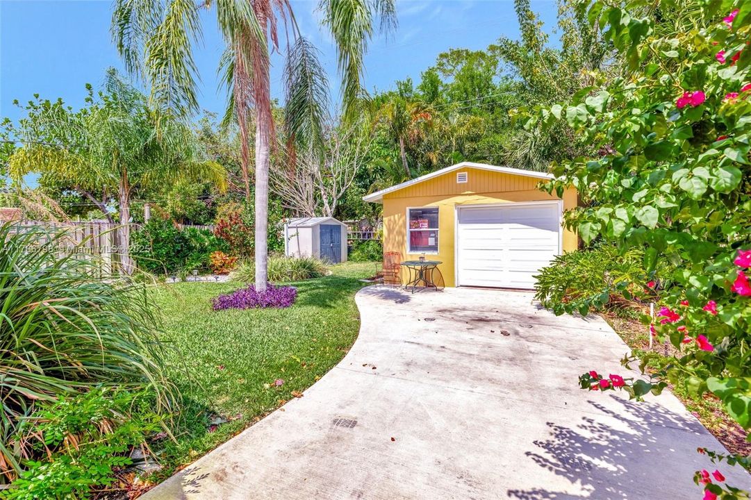 Recently Sold: $400,000 (2 beds, 1 baths, 1163 Square Feet)