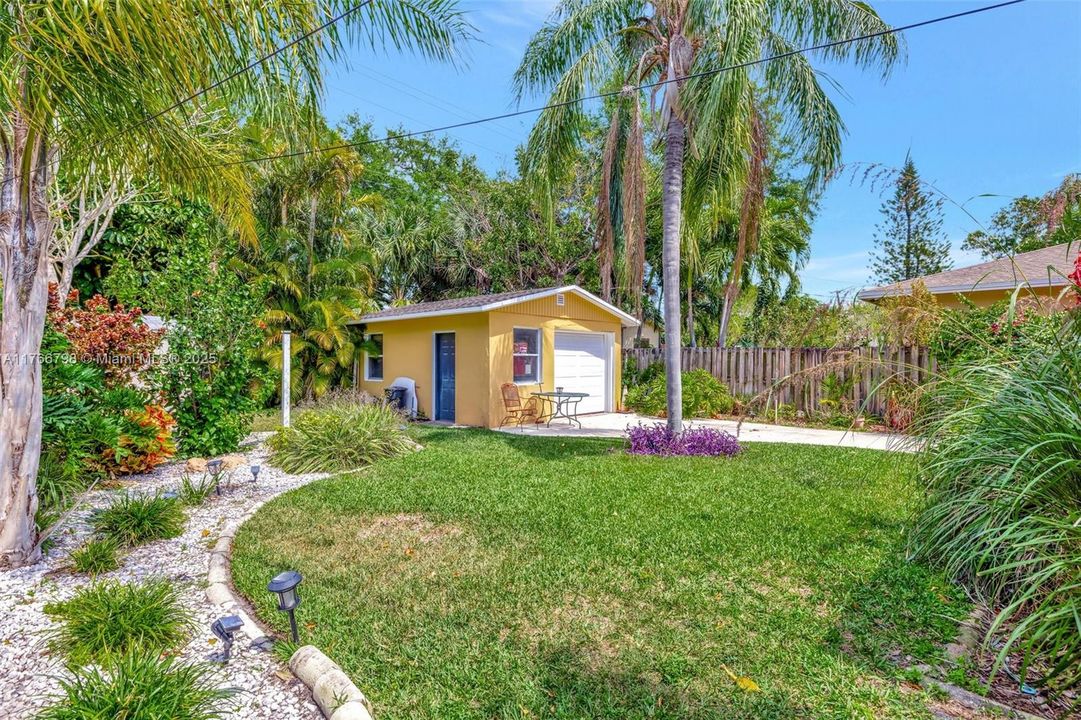 Recently Sold: $400,000 (2 beds, 1 baths, 1163 Square Feet)