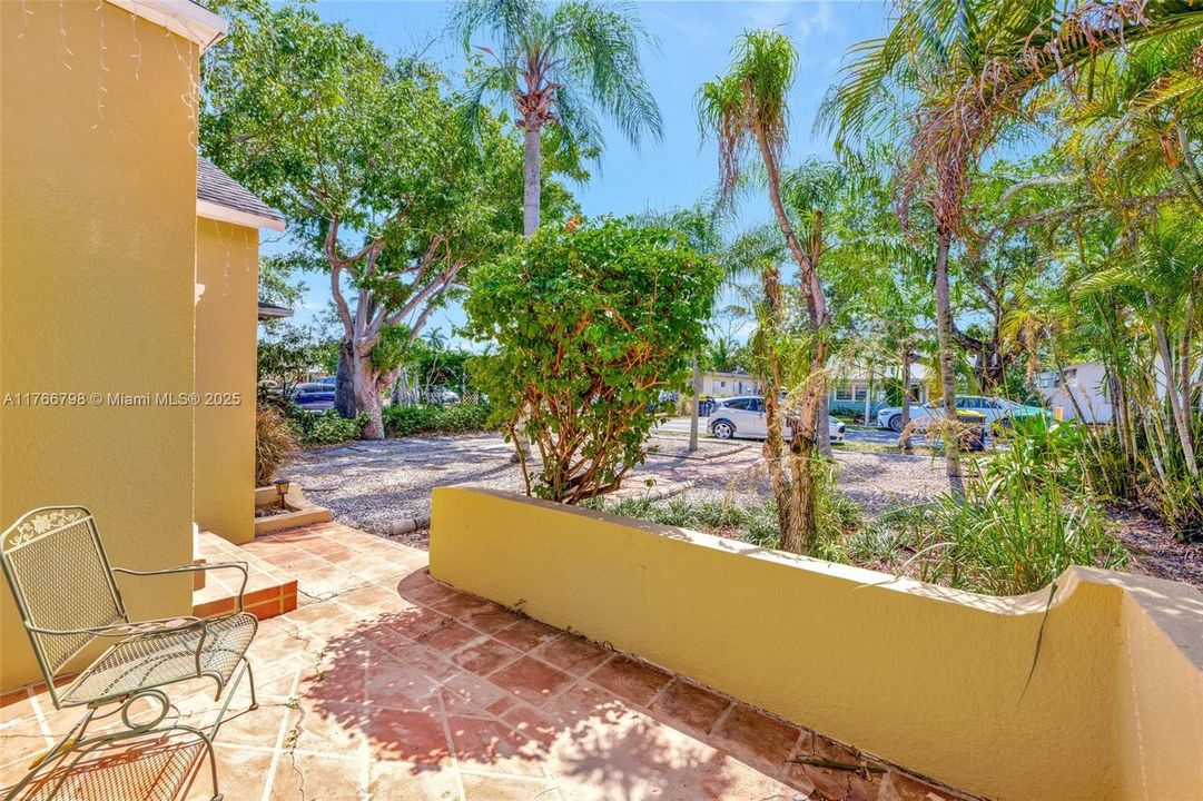 Recently Sold: $400,000 (2 beds, 1 baths, 1163 Square Feet)