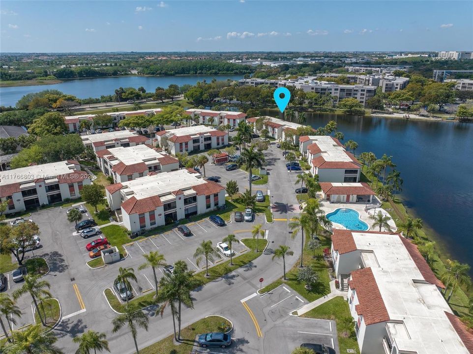 Vendido Recientemente: $315,000 (2 camas, 2 baños, 940 Pies cuadrados)