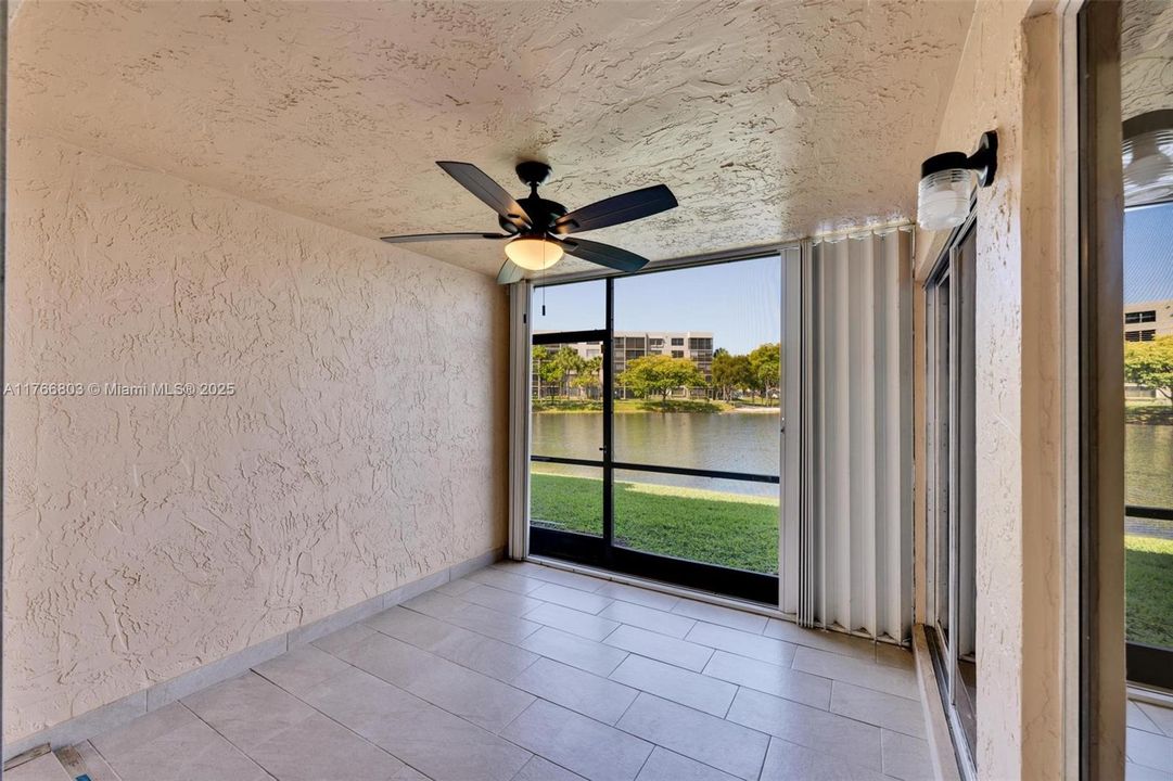 Vendido Recientemente: $315,000 (2 camas, 2 baños, 940 Pies cuadrados)