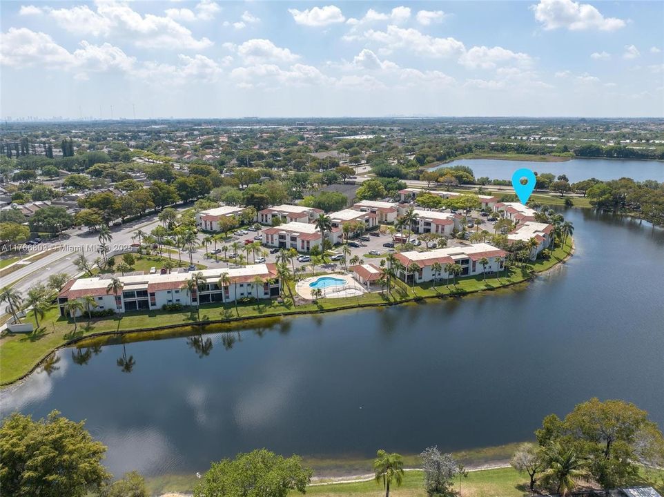 Vendido Recientemente: $315,000 (2 camas, 2 baños, 940 Pies cuadrados)