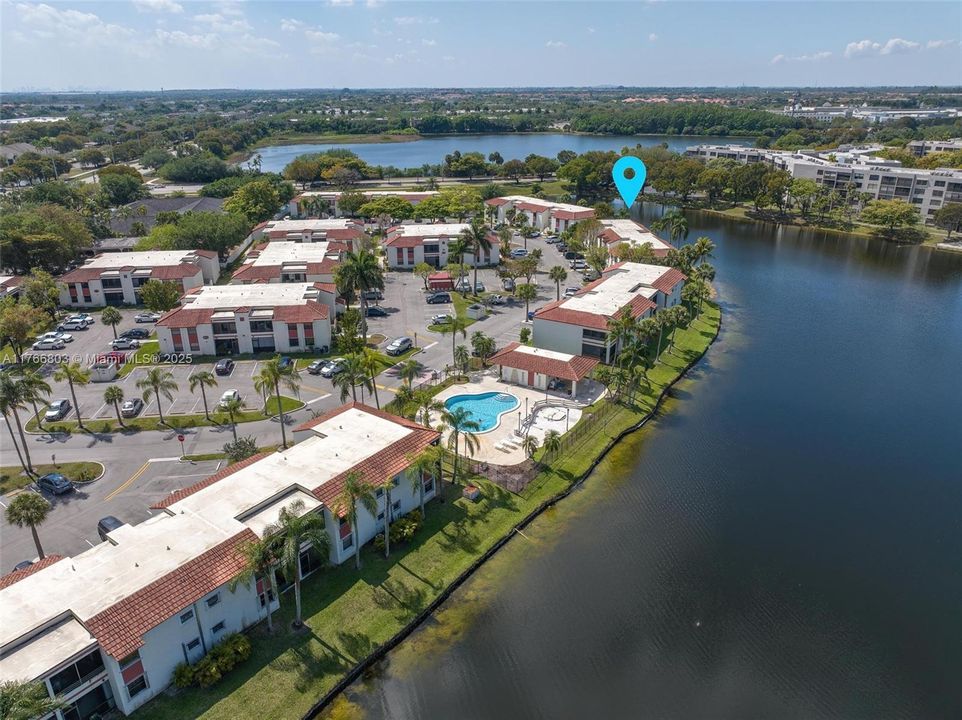 Vendido Recientemente: $315,000 (2 camas, 2 baños, 940 Pies cuadrados)