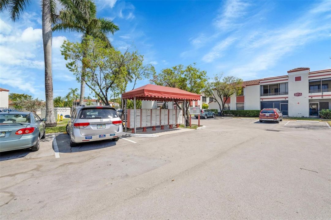 Vendido Recientemente: $315,000 (2 camas, 2 baños, 940 Pies cuadrados)